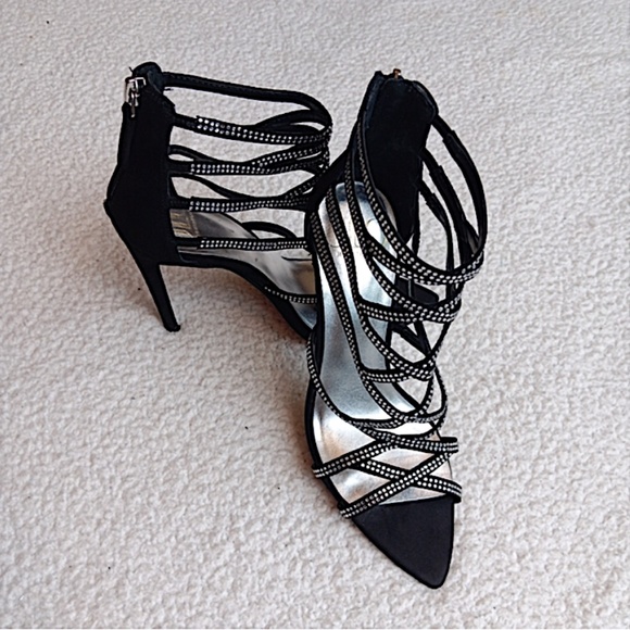 JLO JENNIFER LOPEZ Torrie Sandal Shop all JLO JENNIFER LOPEZ - Picture 11 of 14